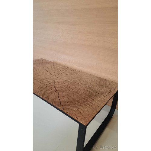 Konferenční stolek