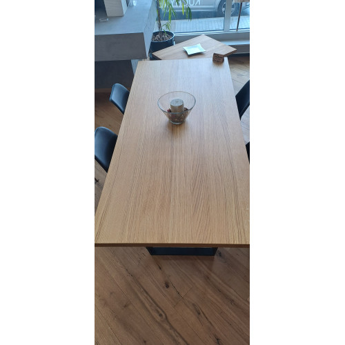 Jídelní stůl Simon