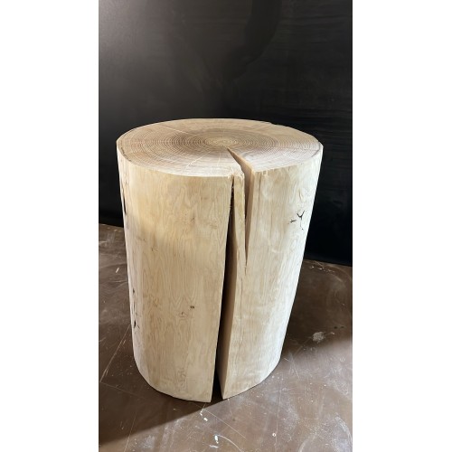 Masivní dubový špalek