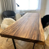Stůl z exotické dřeviny Suar